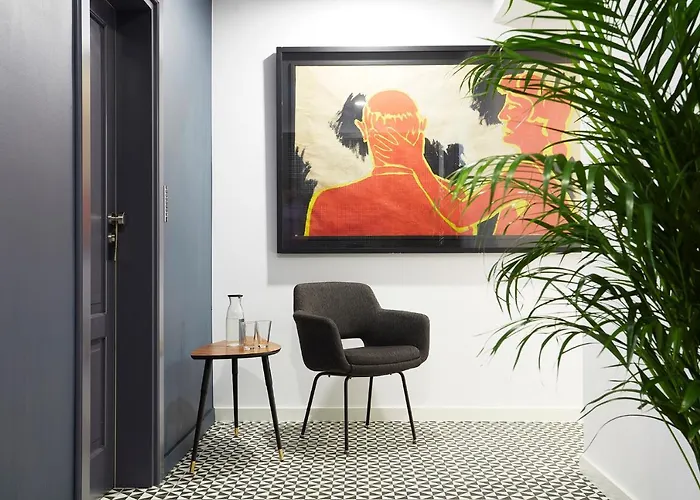 Nocleg ze śniadaniem Bez Kantów Art Warszawa