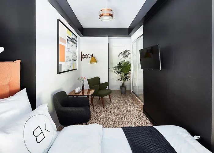 Bez Kantów Art Hotel 3*