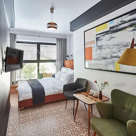 Hotel Bez Kantow Art *
